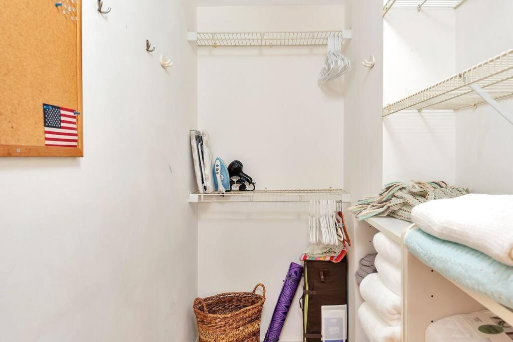 Charming Studio W Pool One Mile To Beach Pets Welcome Лейк-Уорт Экстерьер фото